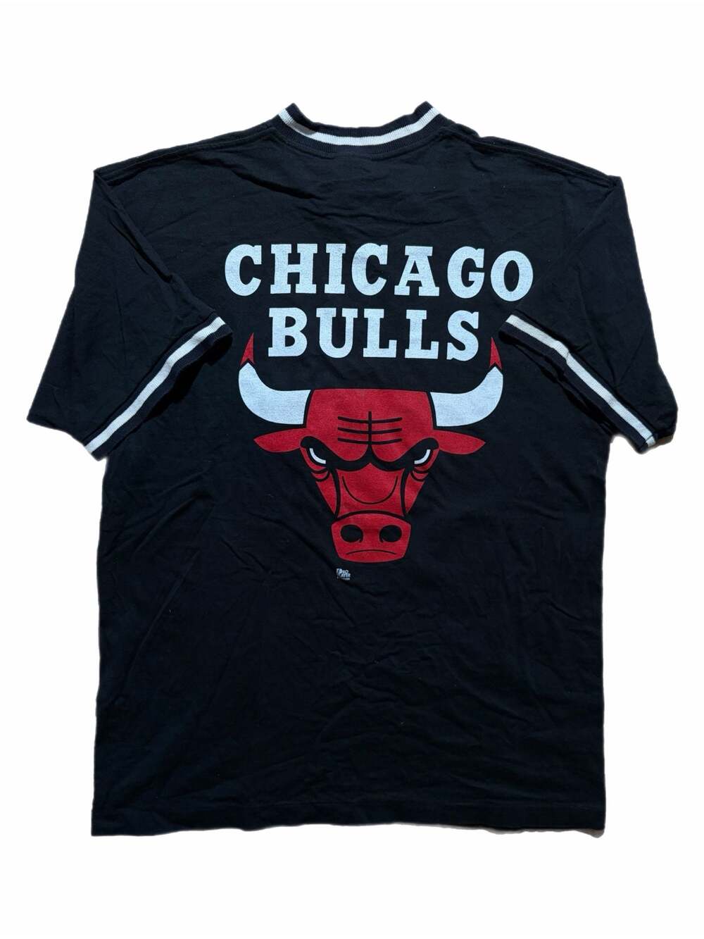 Vintage 90s Pro Player Chicago Bulls V-Neck T-Shirt